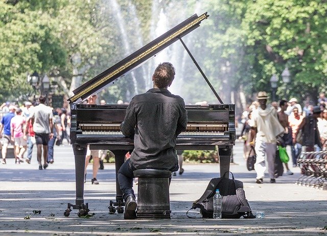How to become a profitable artist?
